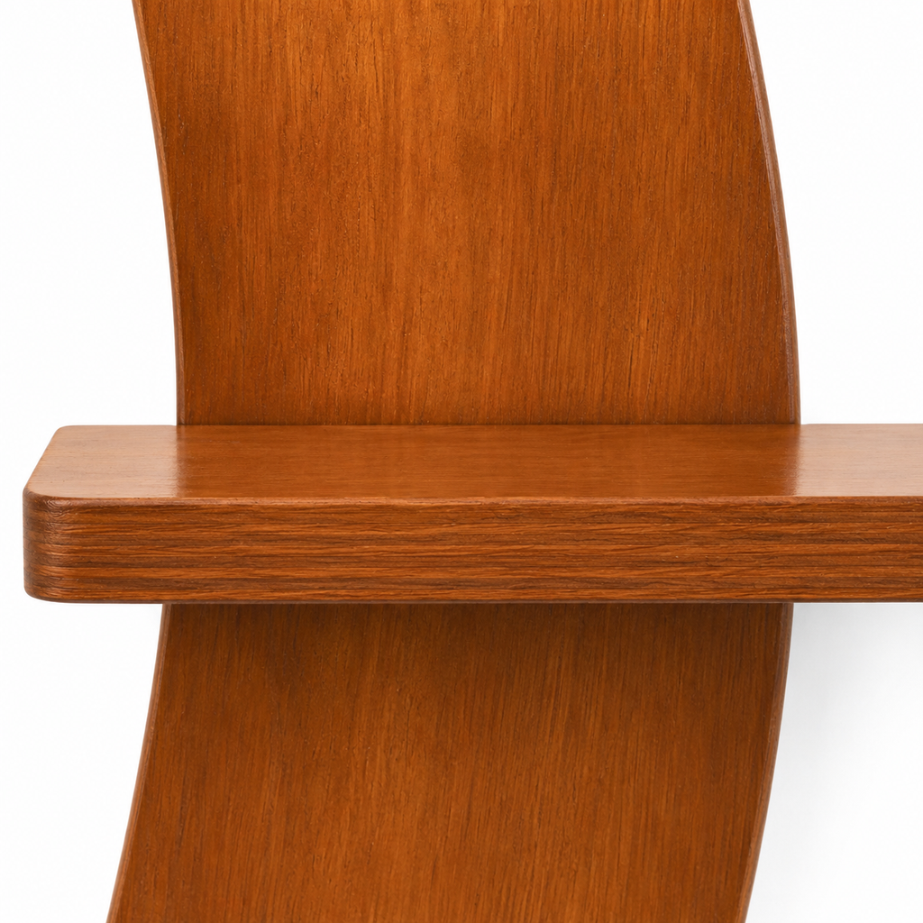 Velora Curve Shelf